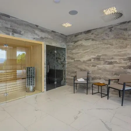 Platinium Villa Abbázia
