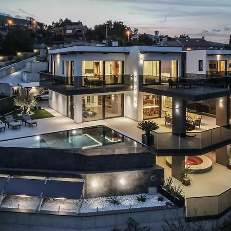 Platinium Villa *