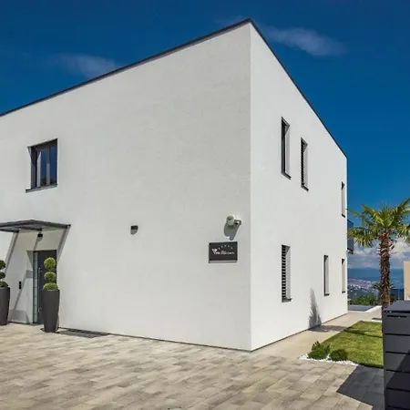 Platinium Villa *