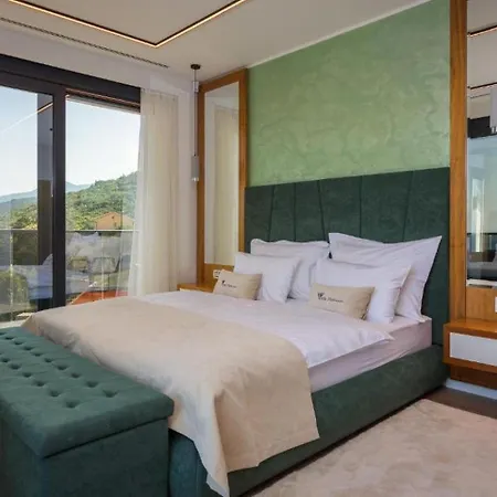 Platinium Villa *